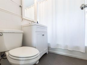 1130 Venetian Way 2B, Miami FL 33139