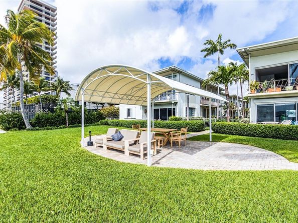 1130 Venetian Way 2B, Miami FL 33139
