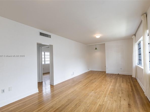 1130 Venetian Way 2B, Miami FL 33139