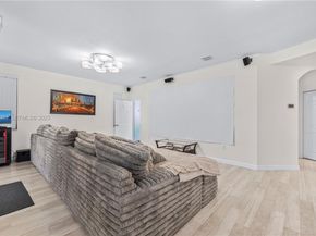 3461 SE 1st St, Homestead FL 33033