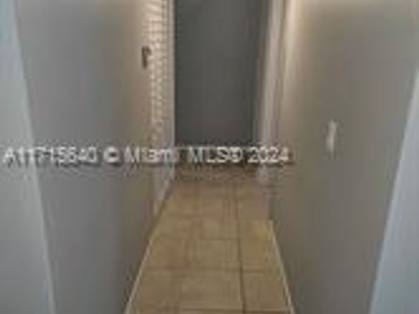 1153 Lake Victoria Dr J, West Palm Beach FL 33411