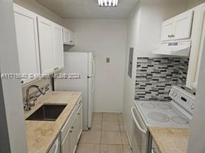 1153 Lake Victoria Dr J, West Palm Beach FL 33411