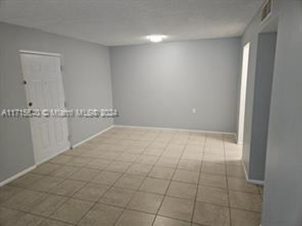 1153 Lake Victoria Dr J, West Palm Beach FL 33411