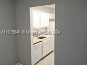 1153 Lake Victoria Dr J, West Palm Beach FL 33411