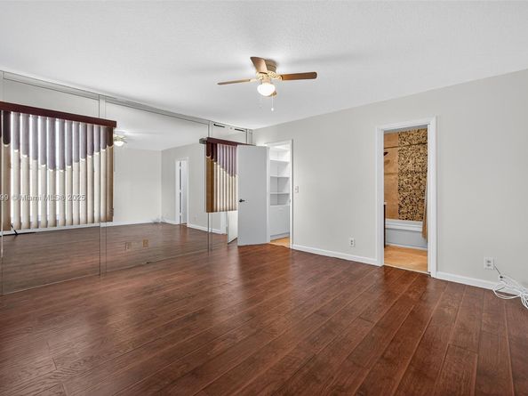 9928 NW 47th St, Sunrise FL 33351