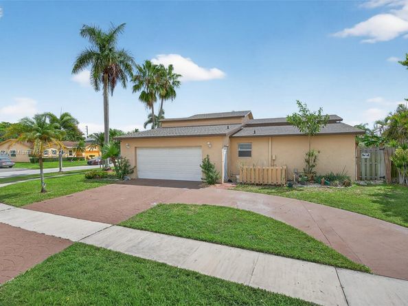 9928 NW 47th St, Sunrise FL 33351