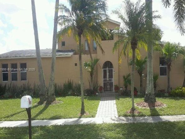 9928 NW 47th St, Sunrise FL 33351