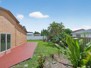 9928 NW 47th St, Sunrise FL 33351