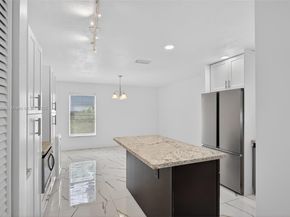 9928 NW 47th St, Sunrise FL 33351