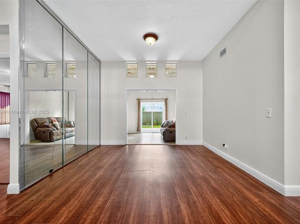 9928 NW 47th St, Sunrise FL 33351