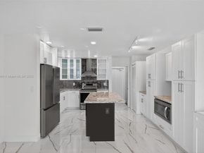 9928 NW 47th St, Sunrise FL 33351