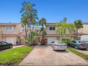10226 NW 52nd Ln, Doral FL 33178