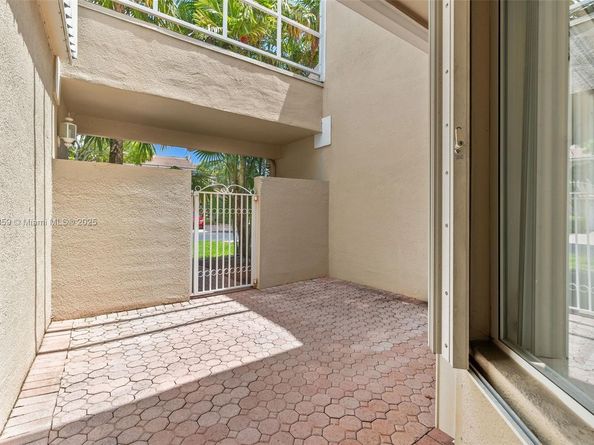 10226 NW 52nd Ln, Doral FL 33178