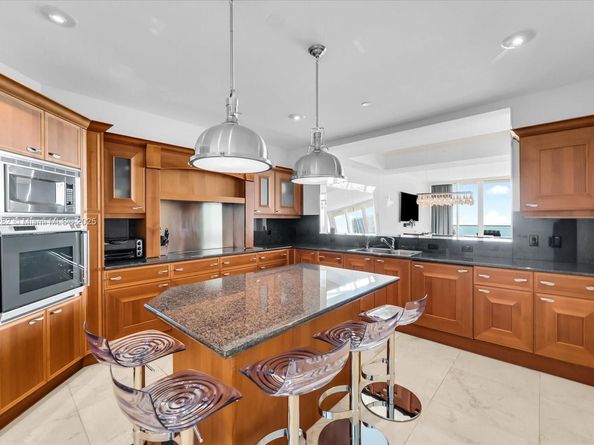 20155 NE 38th Ct 2002, Aventura FL 33180