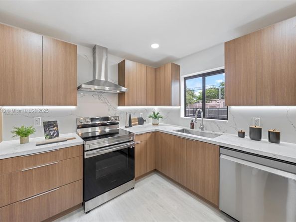 1305 N 31st Rd, Hollywood FL 33021