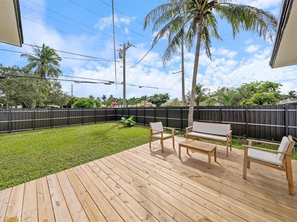 1305 N 31st Rd, Hollywood FL 33021