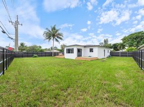 1305 N 31st Rd, Hollywood FL 33021
