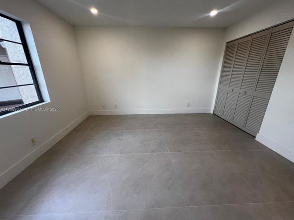 6243 NW 171st St, Hialeah FL 33015