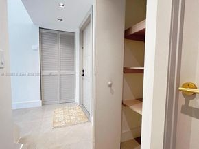 6243 NW 171st St, Hialeah FL 33015