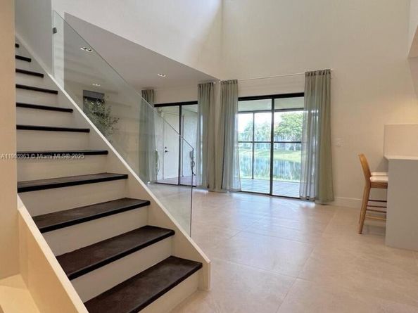 6243 NW 171st St, Hialeah FL 33015