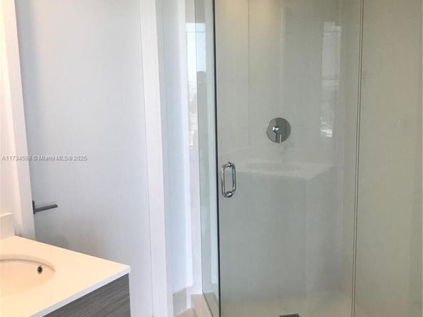121 NE 34th St 2816, Miami FL 33137