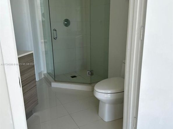 121 NE 34th St 2816, Miami FL 33137