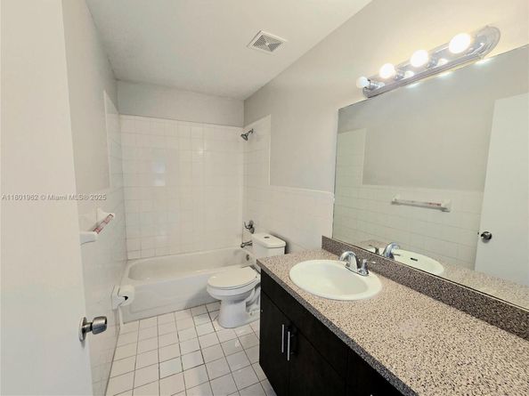 712 SW 6 St, Homestead FL 33030