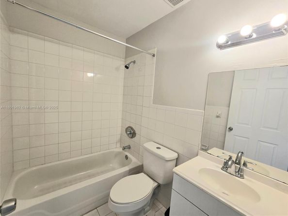 712 SW 6 St, Homestead FL 33030