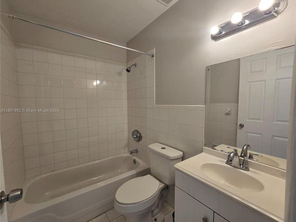 712 SW 6 St, Homestead FL 33030