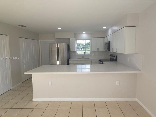712 SW 6 St, Homestead FL 33030