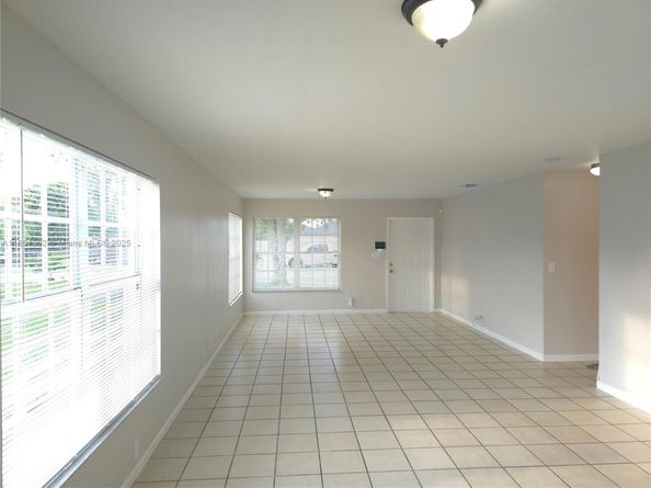 712 SW 6 St, Homestead FL 33030