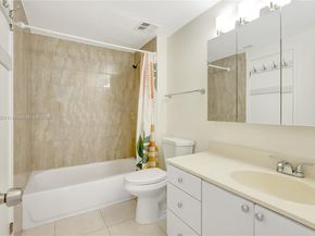 7900 Camino Cir 305, Miami FL 33143
