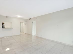 7900 Camino Cir 305, Miami FL 33143
