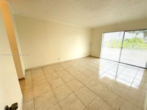 7900 Camino Cir 305, Miami FL 33143