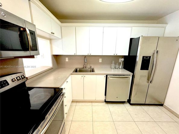 7900 Camino Cir 305, Miami FL 33143