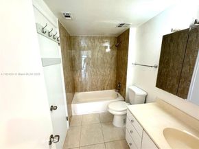 7900 Camino Cir 305, Miami FL 33143