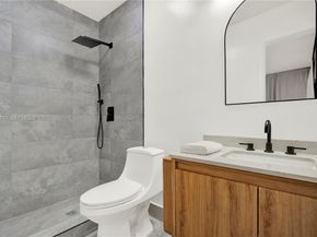 51 NE 56th Ct, Oakland Park FL 33334