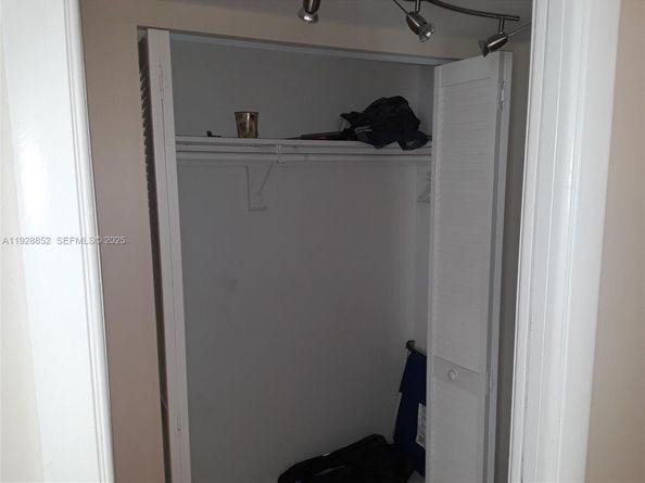 250 180th Dr 159, Sunny Isles Beach FL 33160