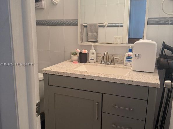 250 180th Dr 159, Sunny Isles Beach FL 33160