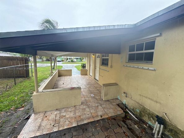 2130 Acapulco Dr, Miramar FL 33023