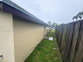 2130 Acapulco Dr, Miramar FL 33023
