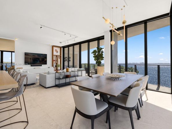 3581 E Glencoe St 501, Miami FL 33133