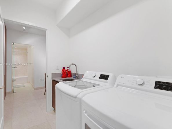 3581 E Glencoe St 501, Miami FL 33133