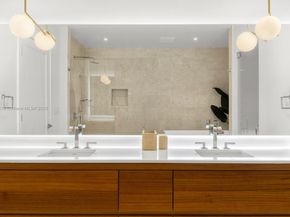 3581 E Glencoe St 501, Miami FL 33133