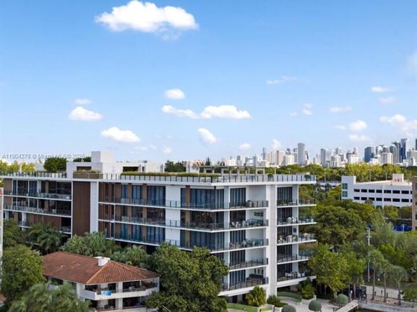 3581 E Glencoe St 501, Miami FL 33133