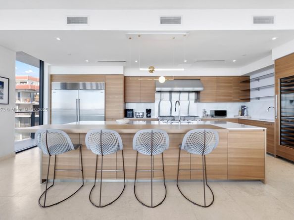 3581 E Glencoe St 501, Miami FL 33133