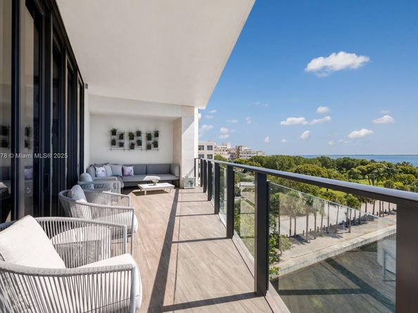 3581 E Glencoe St 501, Miami FL 33133