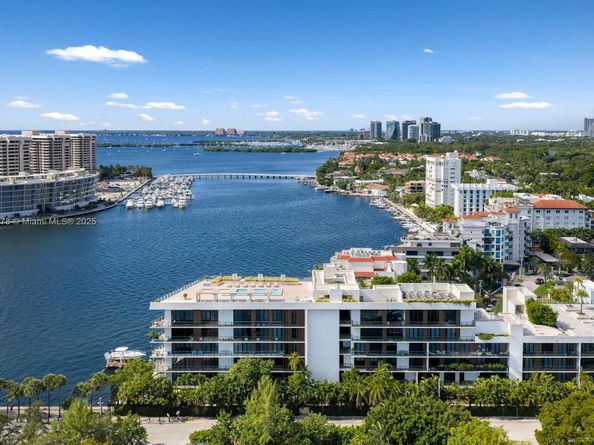 3581 E Glencoe St 501, Miami FL 33133