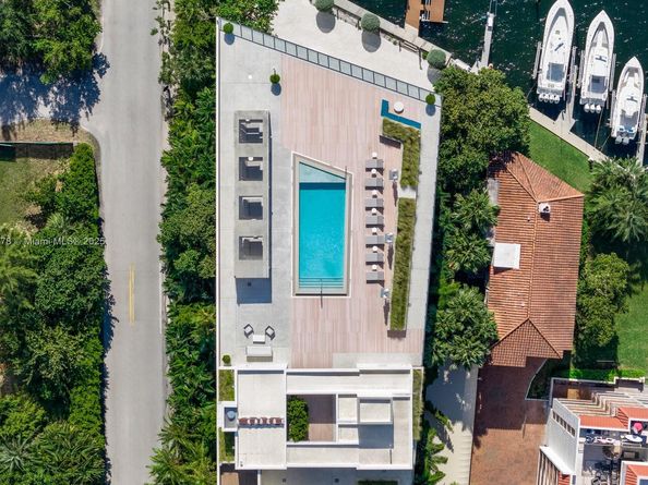 3581 E Glencoe St 501, Miami FL 33133