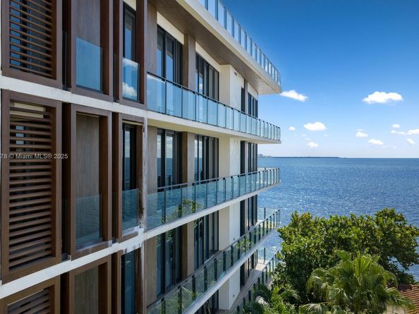 3581 E Glencoe St 501, Miami FL 33133